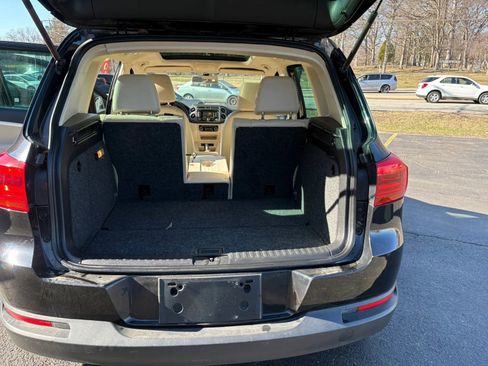 Used 2012 Volkswagen Tiguan SEL image 8