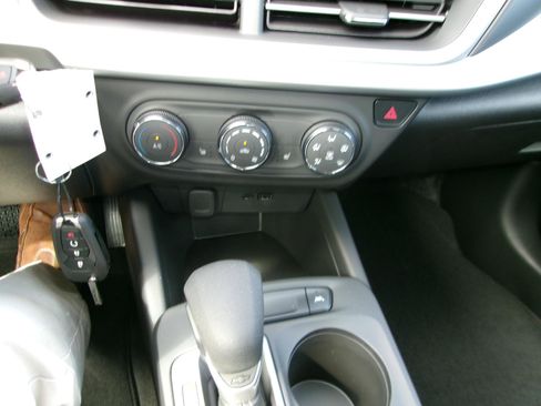 New 2026 Chevrolet Trax LS w/ LS Convenience Package FWD image 15