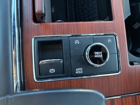 Used 2024 Lincoln Navigator Reserve image 17