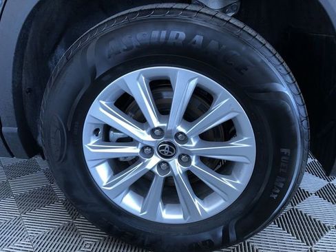 Certified 2025 Toyota Grand Highlander AWD image 18