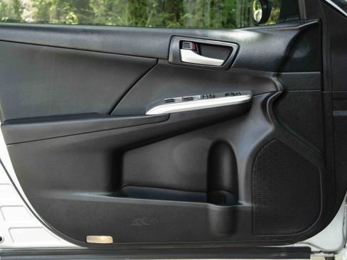 Used 2013 Toyota Camry SE FWD image 33