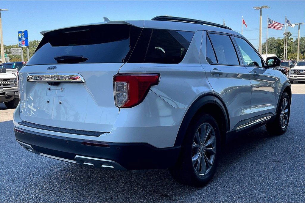 Used 2023 Ford Explorer XLT w/ Equipment Group 202A RWD image 6