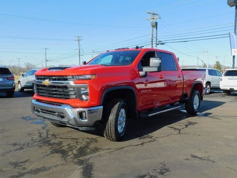 Used 2024 Chevrolet Silverado 2500 LT w/ Safety Package image 4