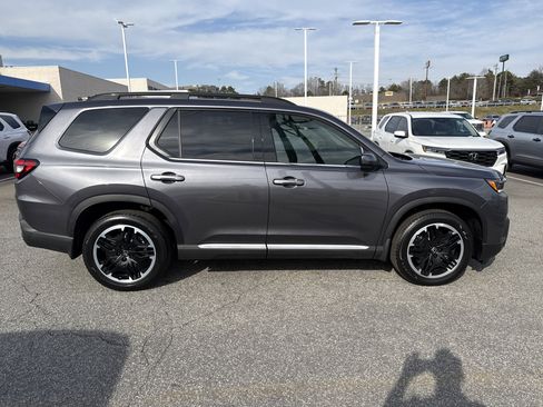 New 2026 Honda Pilot Touring image 10