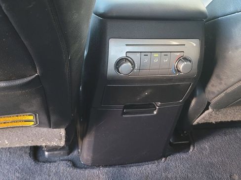 Used 2011 Toyota Highlander SE image 11