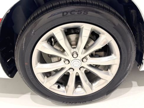 Used 2020 Chrysler 300 Limited AWD/4WD image 11