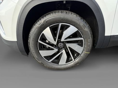 New 2026 Volkswagen Atlas SE image 9