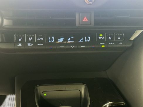 Certified 2025 Toyota Crown Signia w/ Advanced Technology Package AWD/4WD image 21