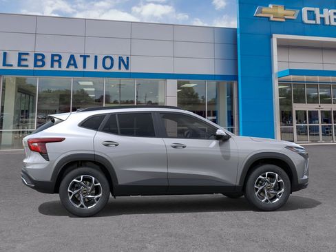 New 2026 Chevrolet Trax LT FWD image 5