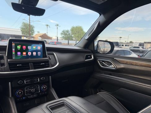 Used 2021 Chevrolet Suburban Premier w/ Premium Package image 22