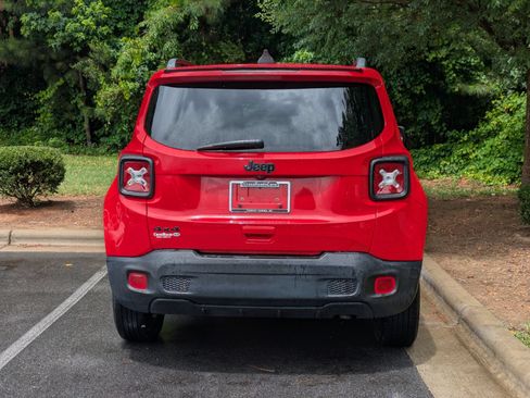 Used 2019 Jeep Renegade Sport AWD/4WD image 4