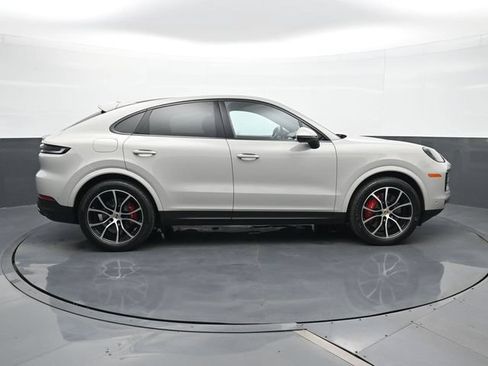Certified 2025 Porsche Cayenne S AWD/4WD image 24