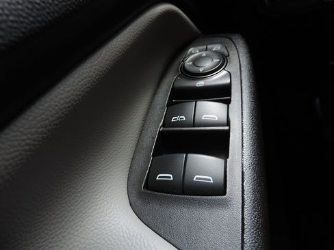 Used 2024 Chevrolet Equinox LS FWD image 22