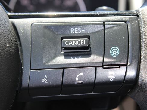Used 2022 Nissan Rogue SV FWD image 27