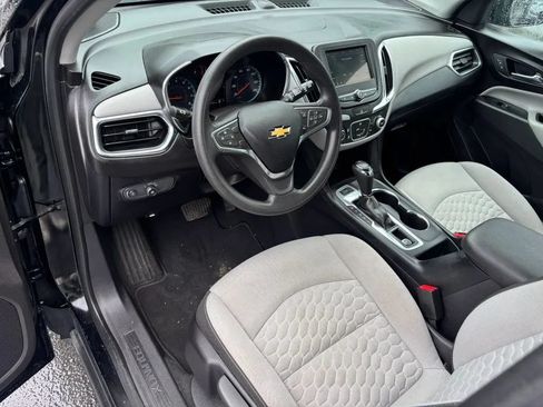 Used 2019 Chevrolet Equinox LS AWD/4WD image 2