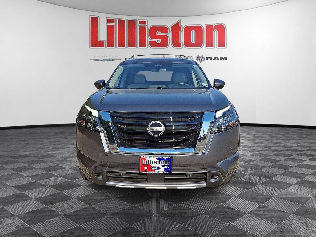 Used 2025 Nissan Pathfinder SL w/ SL Premium Package AWD/4WD image 2