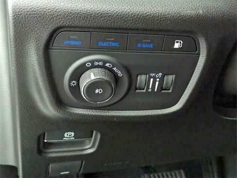 New 2024 Jeep Grand Cherokee Limited 4xe w/ Luxury Tech Group II image 17