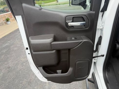 Used 2022 Chevrolet Silverado 1500 Custom AWD/4WD image 16