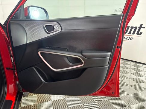 Used 2024 Kia Soul LX w/ Option Group 015 FWD image 26