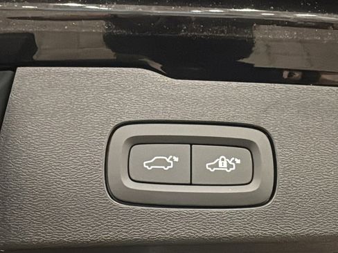 New 2026 Volvo V60 B5 Cross Country Plus w/ Climate Package image 30