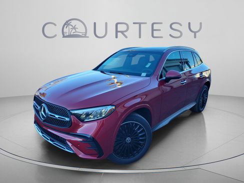 Certified 2026 Mercedes-Benz GLC 300 image 1
