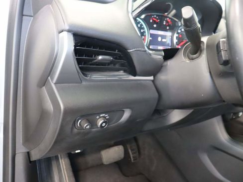 Certified 2023 Chevrolet Traverse LT FWD image 13