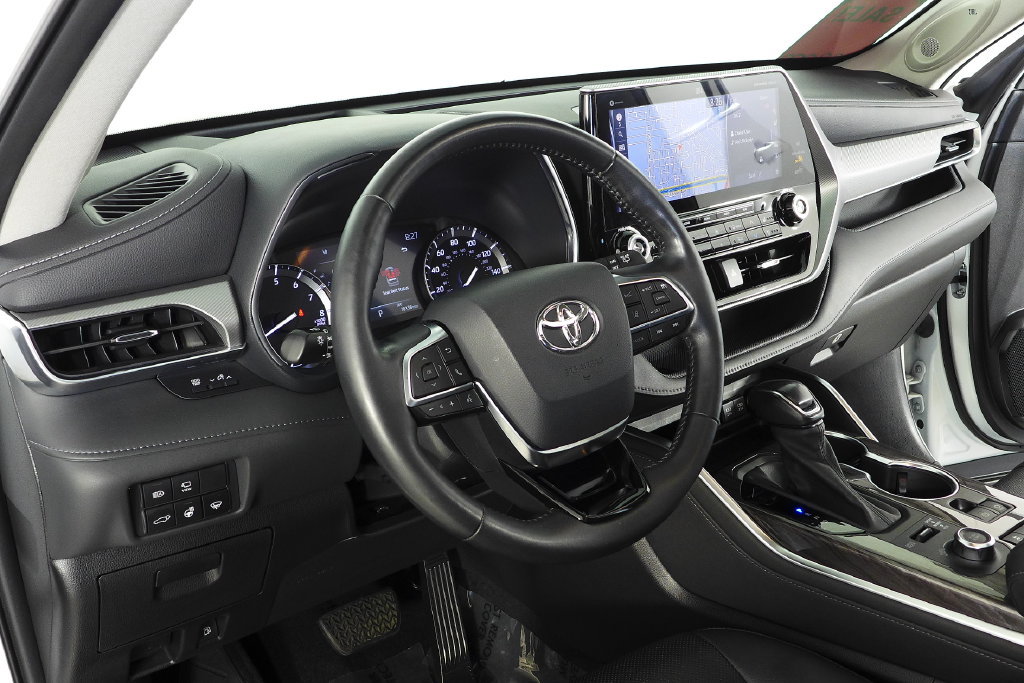 Used 2021 Toyota Highlander Platinum AWD/4WD image 32