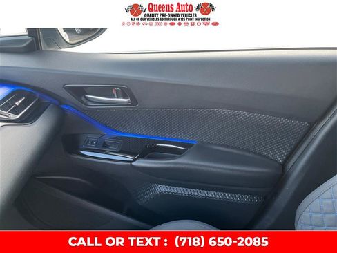 Used 2020 Toyota C-HR XLE FWD image 23