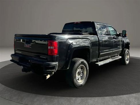 Used 2018 GMC Sierra 3500 Denali image 5