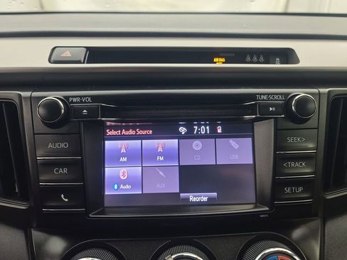 Used 2018 Toyota RAV4 LE image 32