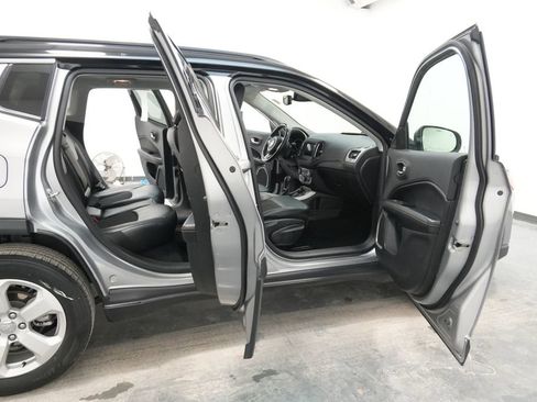 Used 2020 Jeep Compass Latitude w/ Cold Weather Group image 29