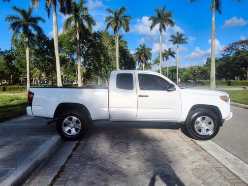 Used 2019 Toyota Tacoma SR RWD image 5