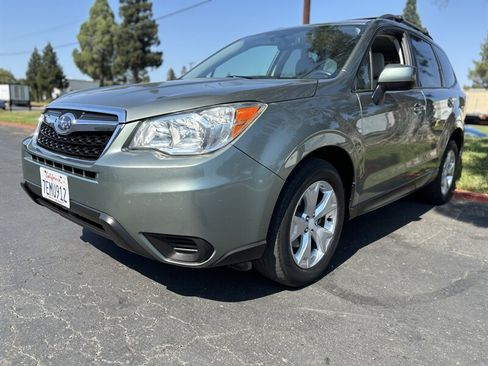Used 2015 Subaru Forester 2.5i Premium AWD/4WD image 7