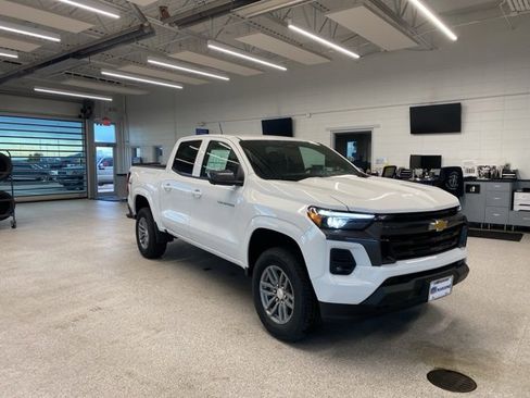 New 2025 Chevrolet Colorado LT w/ LT Convenience Package image 3