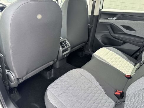 Certified 2025 Volkswagen Tiguan S FWD image 9