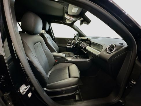 Used 2025 Mercedes-Benz GLB 250 GLB 250 image 33