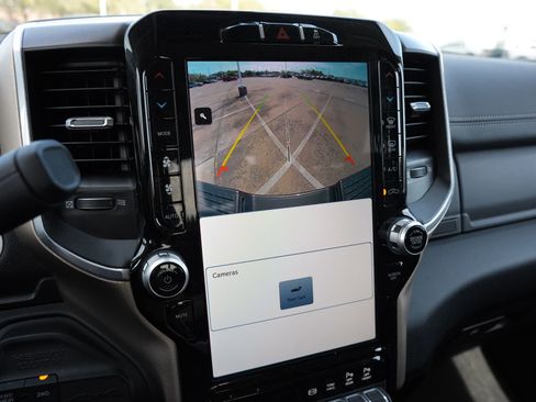 Used 2024 RAM 2500 Laramie image 13