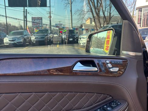 Used 2017 Mercedes-Benz GLS 550 4MATIC image 10