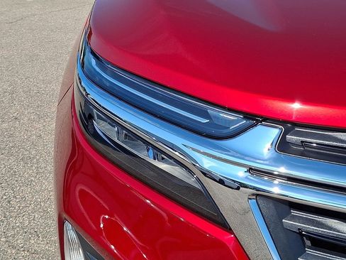 Used 2023 Chevrolet Equinox LT FWD image 12