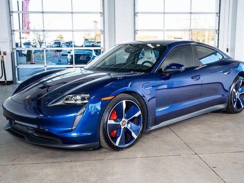 Used 2021 Porsche Taycan 4S image 11