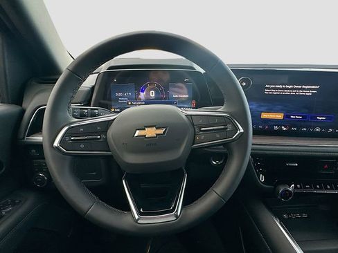 New 2026 Chevrolet Suburban Premier AWD/4WD image 14