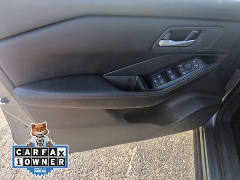 Used 2024 Nissan Rogue SV image 12