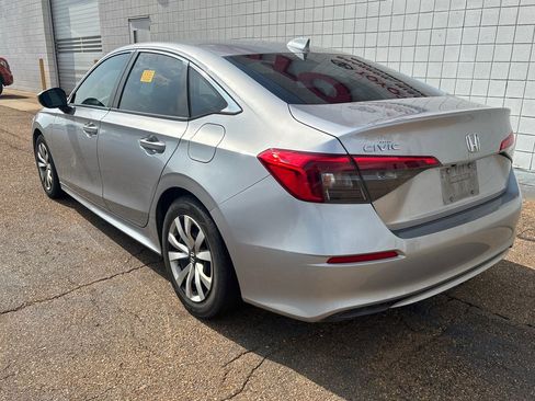 Used 2022 Honda Civic LX image 4