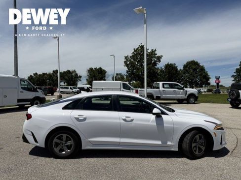 Used 2022 Kia K5 LXS FWD image 9