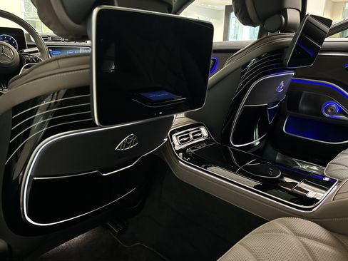 Certified 2024 Mercedes-Benz Maybach S 580 4MATIC image 36