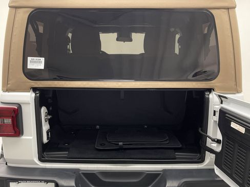 Used 2020 Jeep Wrangler Sport image 19