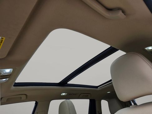 Used 2014 Toyota Highlander Limited Platinum AWD/4WD image 5