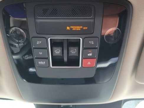 Used 2024 Kia Carnival SX Prestige FWD image 12