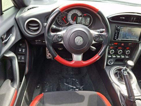 Used 2019 Toyota 86 TRD SE RWD image 11