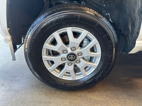 Certified 2024 Toyota Tacoma SR5 image 31